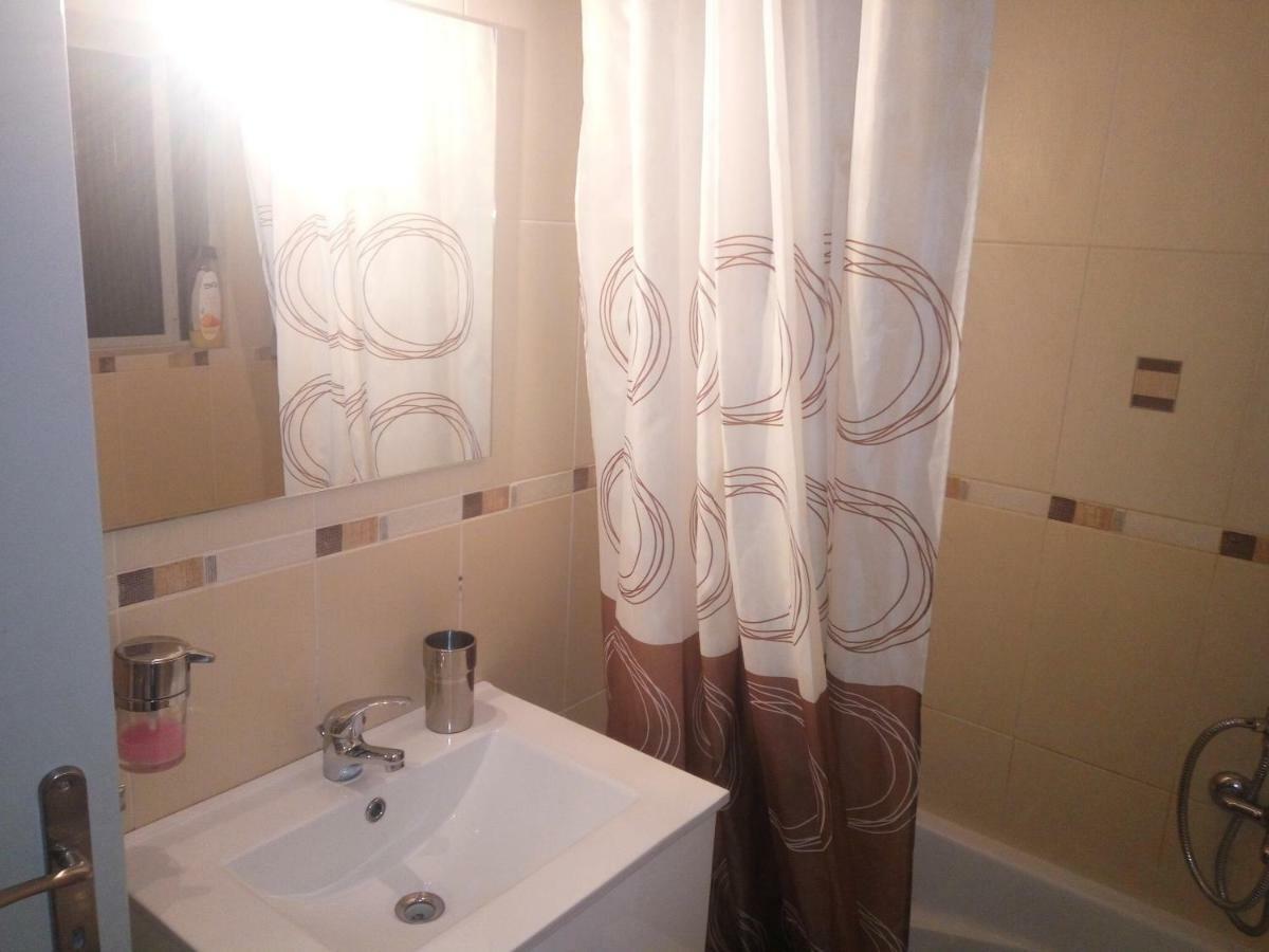 Apartment In The Center Of Афины Экстерьер фото